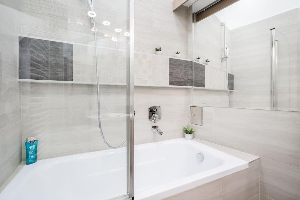 Ferienwohnung Szalag Utca 6 Luxurious Flat Castle District Budapest Exterior foto